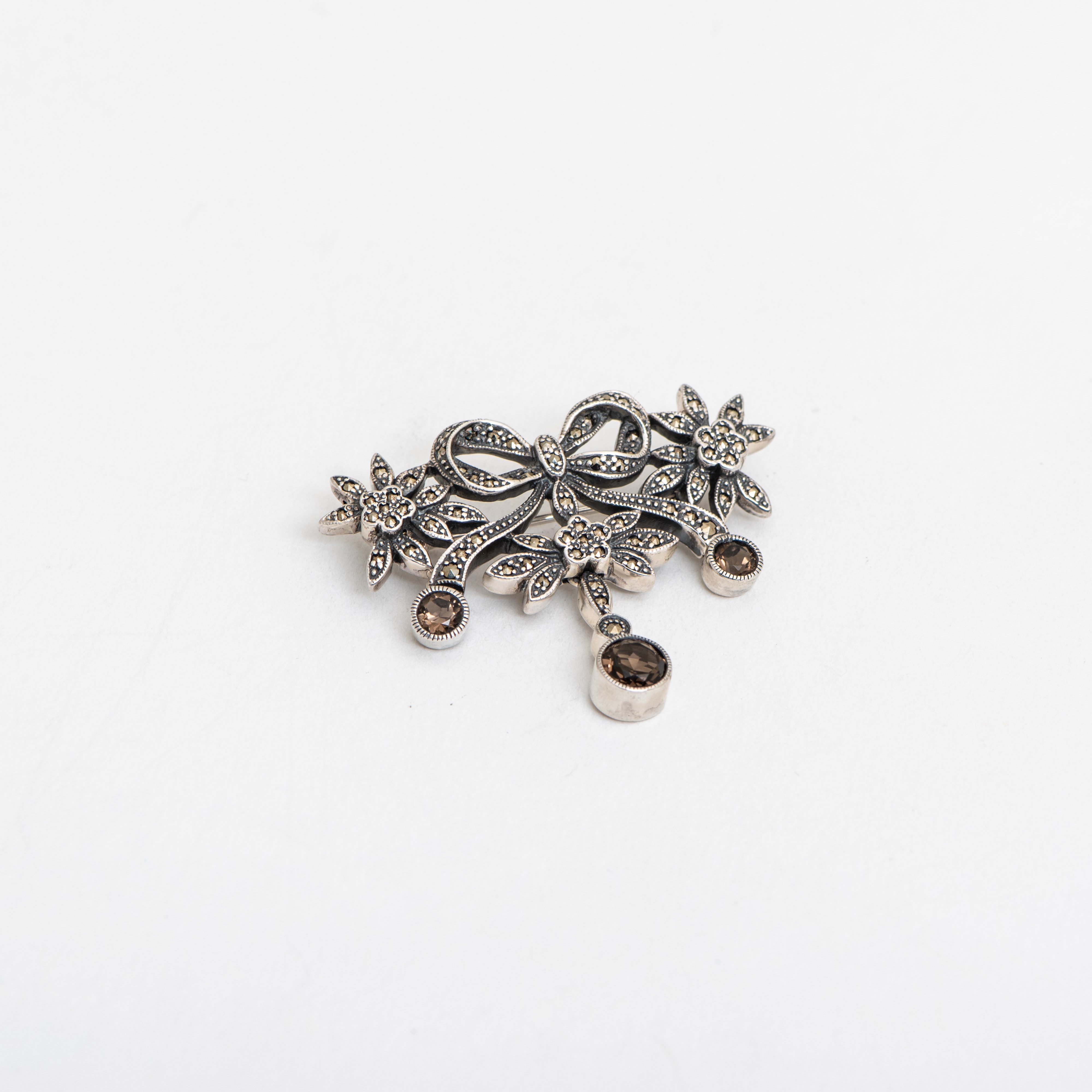 Broche Bloemenstrik