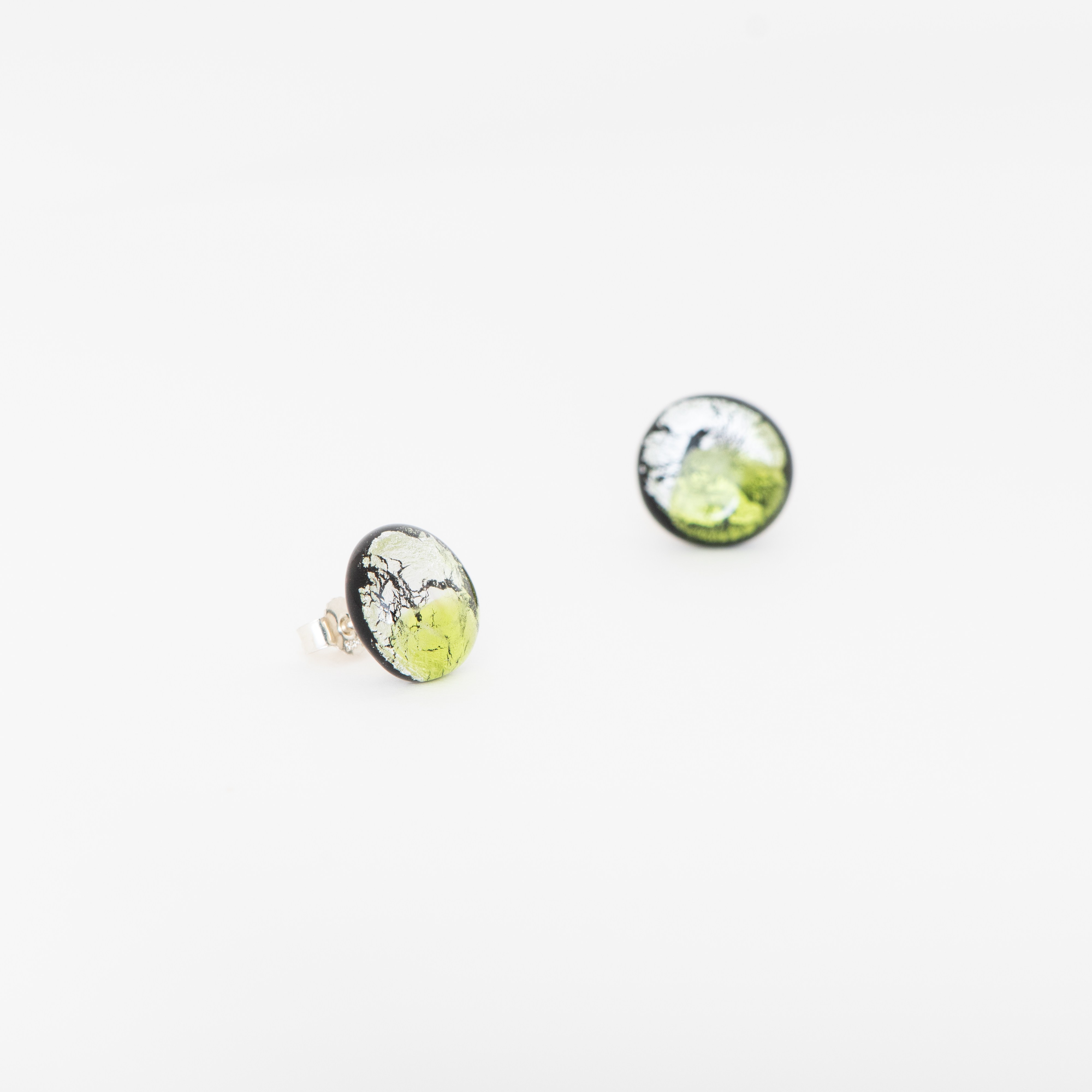 Oorknopjes Midnight Moon Peridot / Zilver