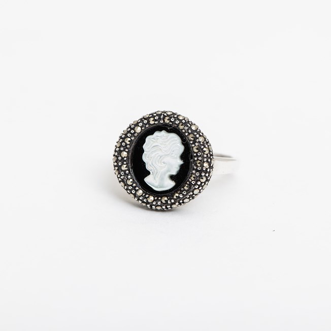 Ring Cameo